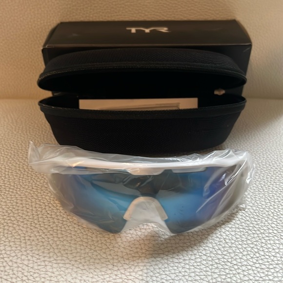 TYR Hayes HTS Sunglasses - Picture 1 of 5
